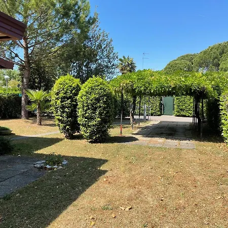 Bibione Pineda With Private Garden Villa Lo Stallone